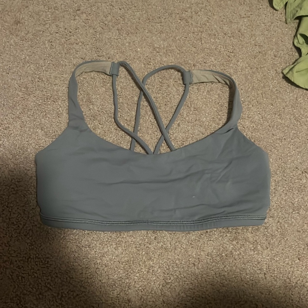 Lululemon sports bra size 4